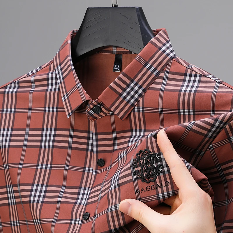 Luxury Brand 2024 Men\'s Summer New Plaid Embroidery Hot Diamond Ice Silk Shirt Trend Seamless Lapel Comfortable Top Men\'s Wear