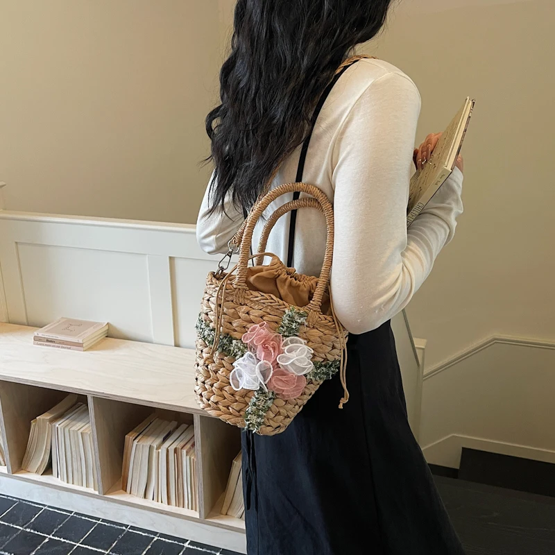 Summer Fashion Cute Straw Shoulder Bags for Women Hot Sale Beach Vacation Crossbody Bag Youth Sweet Flower Decoration Handbags