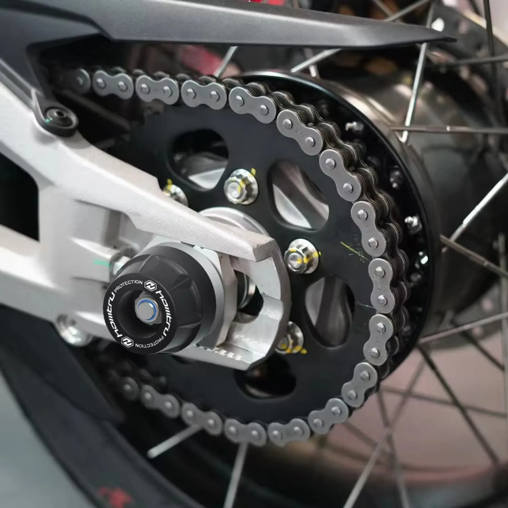 Motorcycle Wheel Spindle Protection Axle Cover Set for DUCATI Multistrada V2 V2S V4 V4S 2021-2025 Anti dumping protection