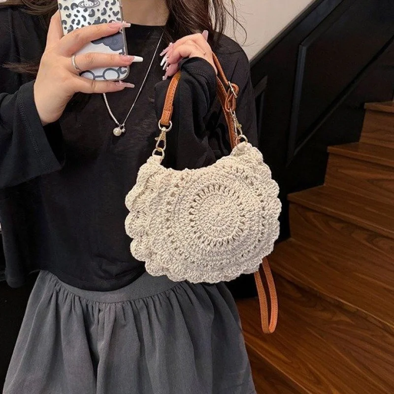 

Classic Paris Fashion Tote Bag With Trendy Design And Solid Color Perfect For High-End Women Leisure Activities