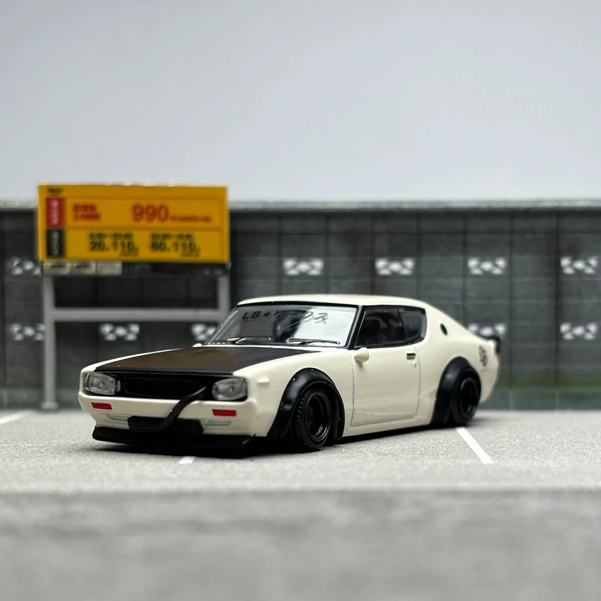 

Коллекционные украшения из сплава для модели автомобилей Nissan Skyline, масштаб 1:64