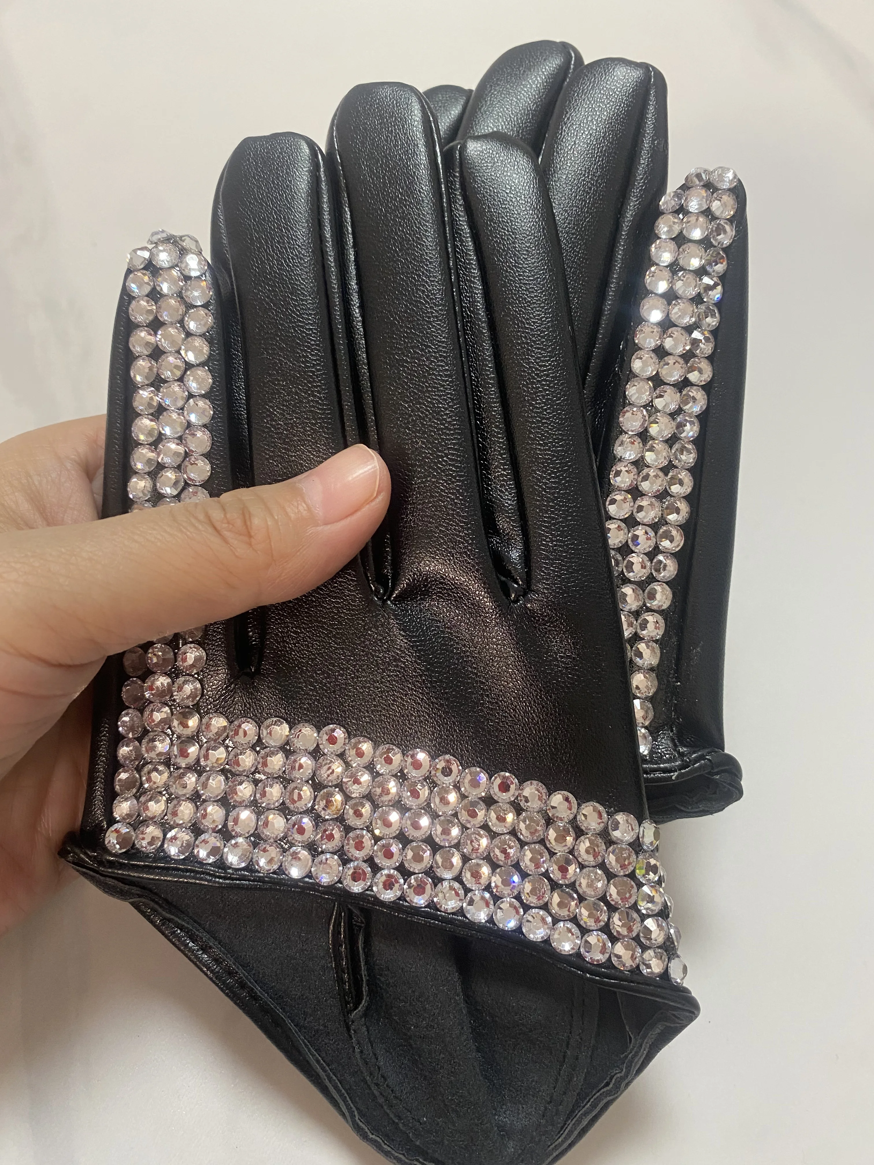 Women\'s Fashon Half Palm Rhinestone Handmade ds Faux PU leather Gloves Men\'s Hip-hop Performance Gloves