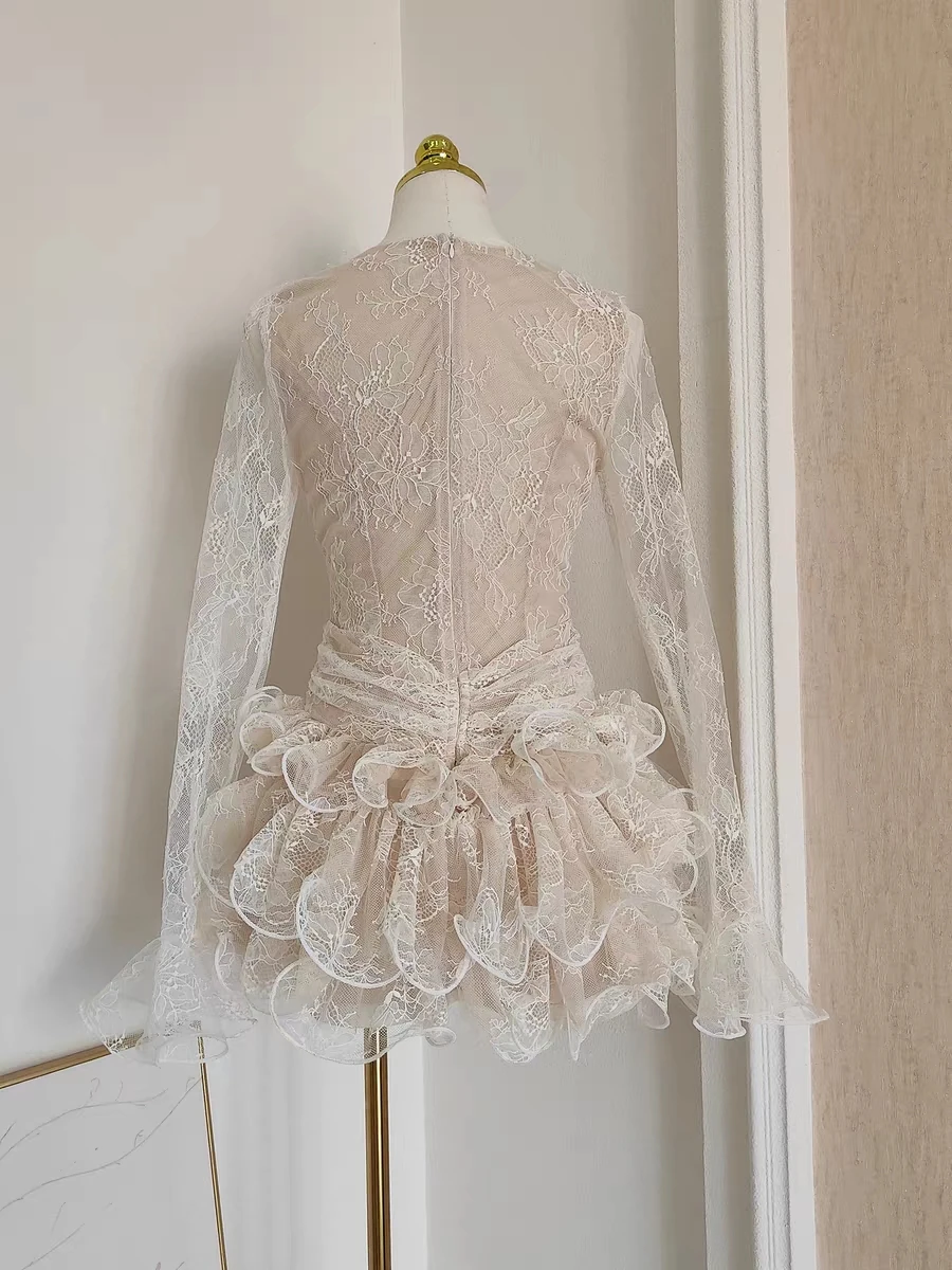 เดรสสั้นแขนยาวสำหรับผู้หญิง สไตล์หรูหรา สำหรับฤดูใบไม้ผลิและฤดูใบไม้ร่วง คอทรงโอ แต่งระบาย ลูกไม้ลายดอกไม้ ทรงเข้ารูป เหมาะสำหรับงานปาร์ตี้