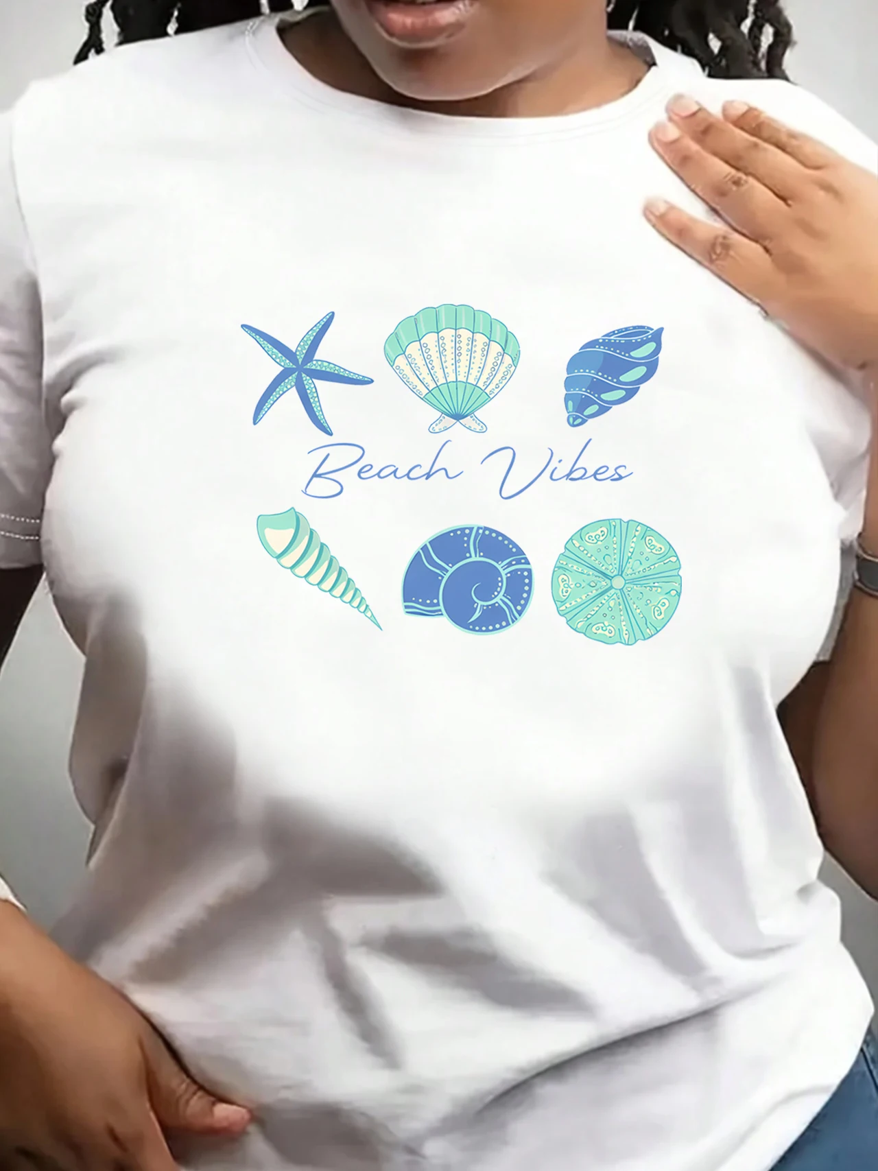 

【ZXH11128】Beach Vibes Seashell Starfish Ocean Graphic Plus Size Women's Printed Crew Neck T-Shirt Summer Casual Short Sleeve Top