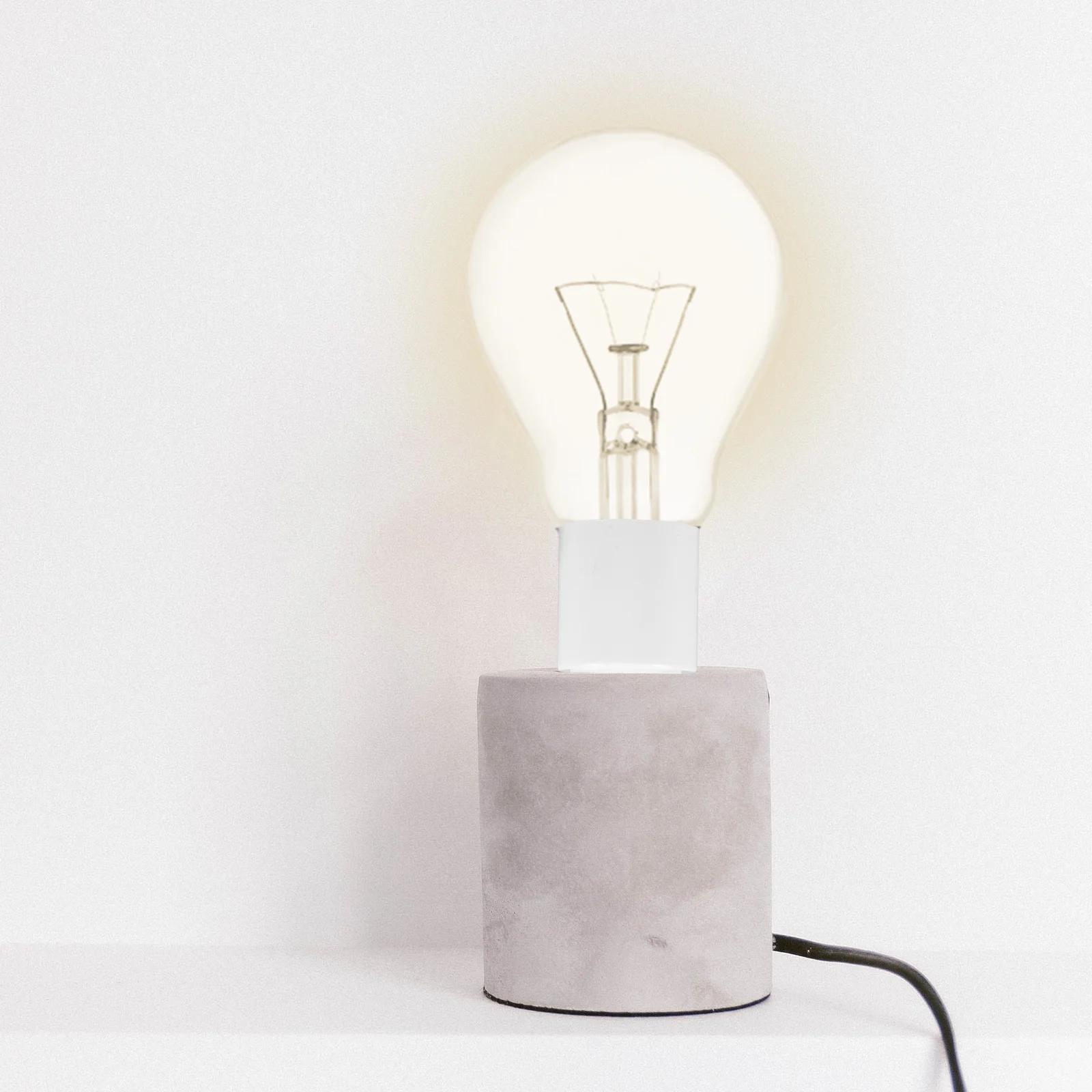 

4Pcs G24q to E27 Lamp Base Converter Durable Heatresistant Fireproof Easy Install for Various Lighting Needs LED Adapter