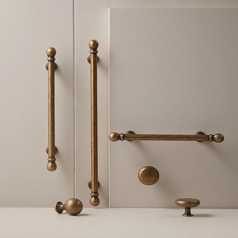 French Luxury Copper Single-hole Handles for Modern Minimalist High-end Wardrobe Doors Cabinets Shoe Cabinets Drawer Furniture