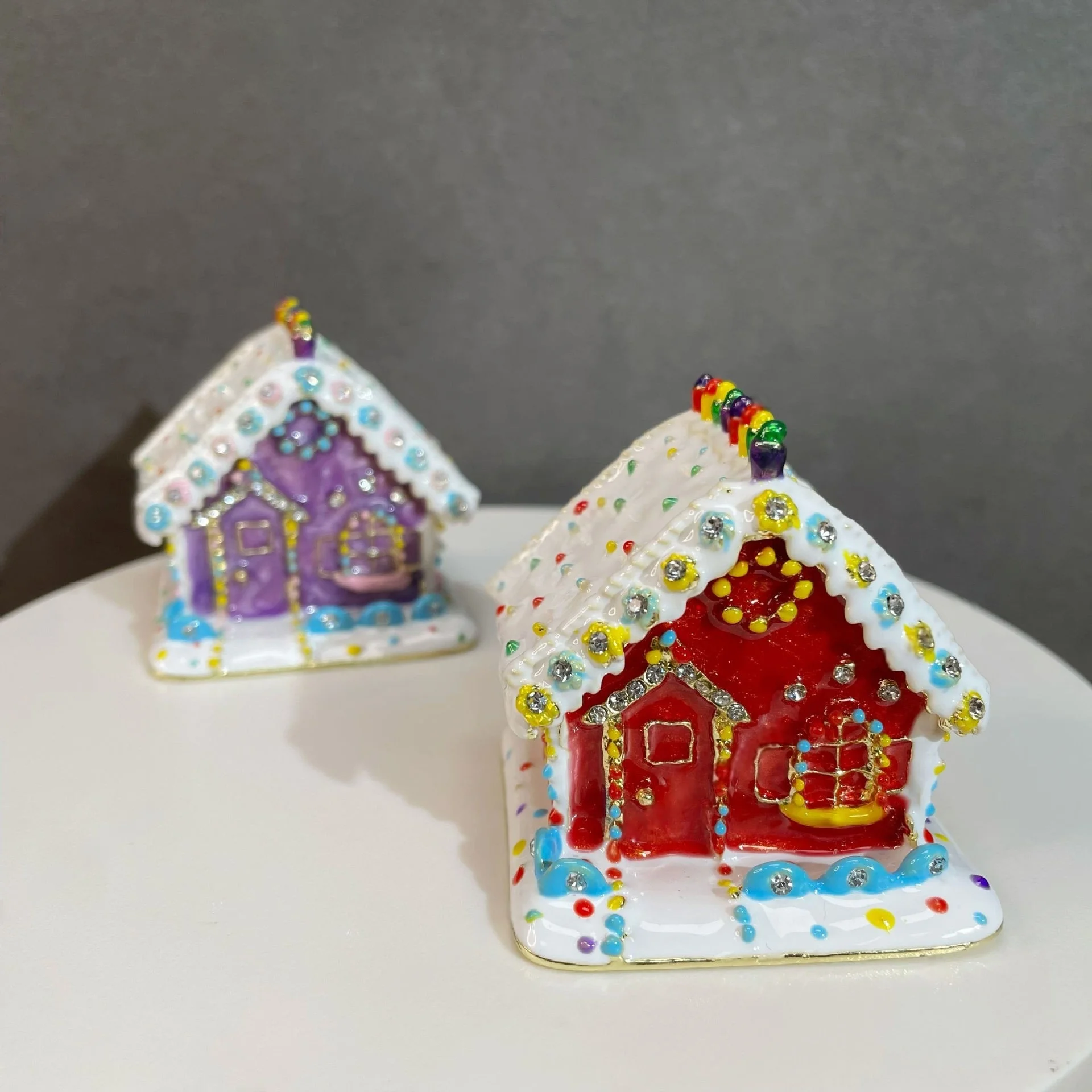 

Decorative Metal Enamel Jewelry Boxes Handicrafts Christmas Snowhouse Decorations Creative Decorative Boxes Small Ornaments