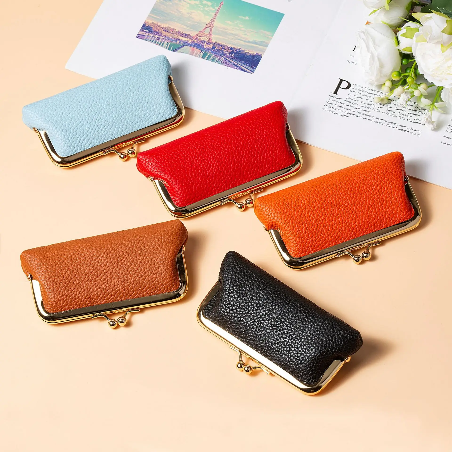 Damenbrieftasche – Kompakte, stilvolle und minimalistische Mini-Geldbörse |   Rotes Lederbeutel mit Druckknopfverschluss im Umschlagdesign