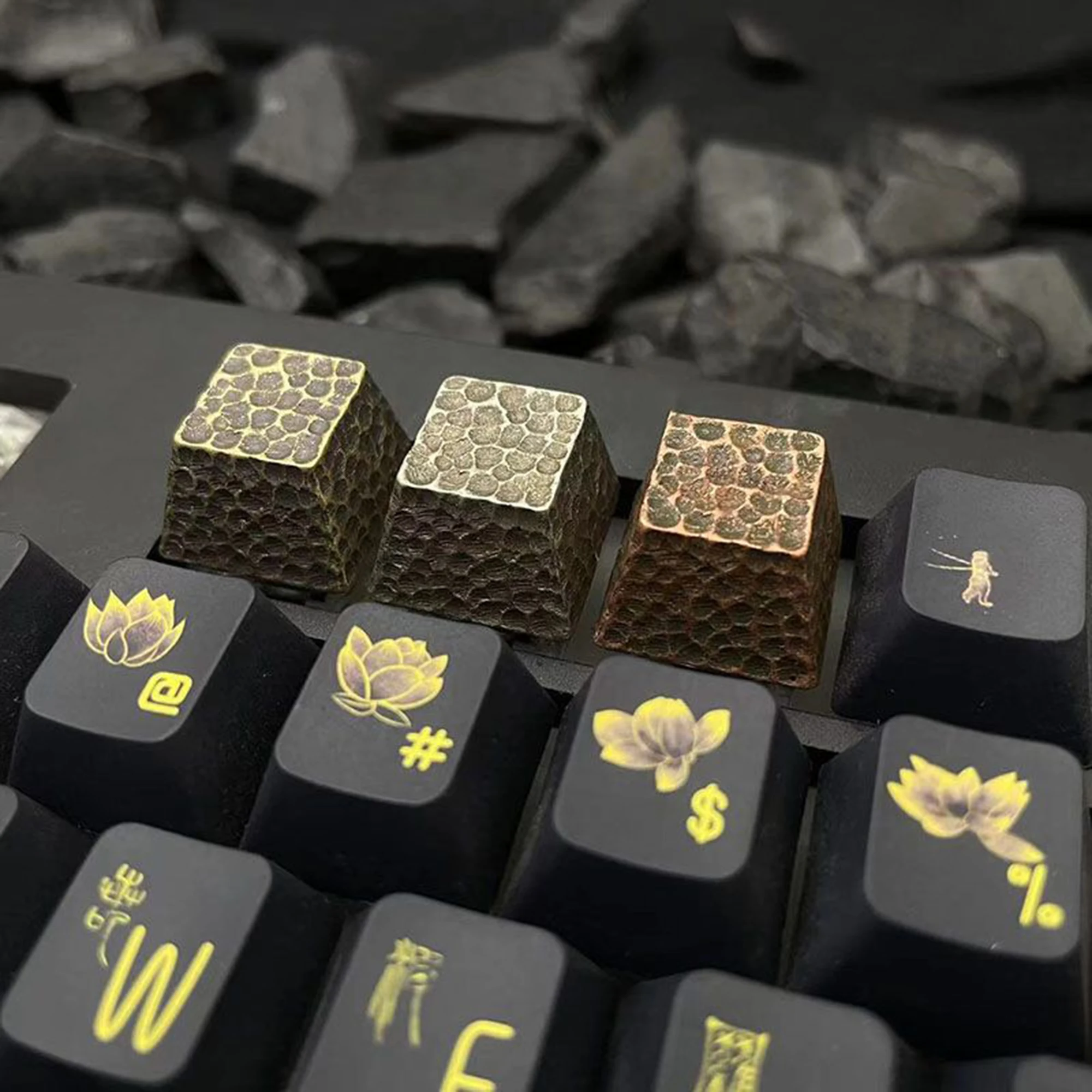 1PC Engraveds Copper keycaps Vintage Meteorite Crater  Handmade Keycaps Cherrys Artisans Metal Key Caps for Mechanical Keyboards