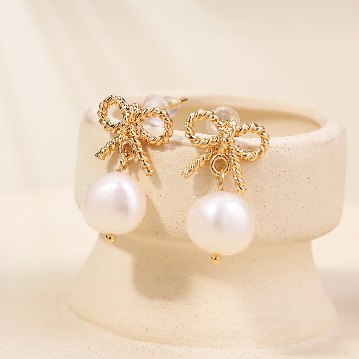 

Natural Freshwater Pearl Pendant Earrings For Women Simple Fashion Earrings Accessories Party Gifts, New Style 2025