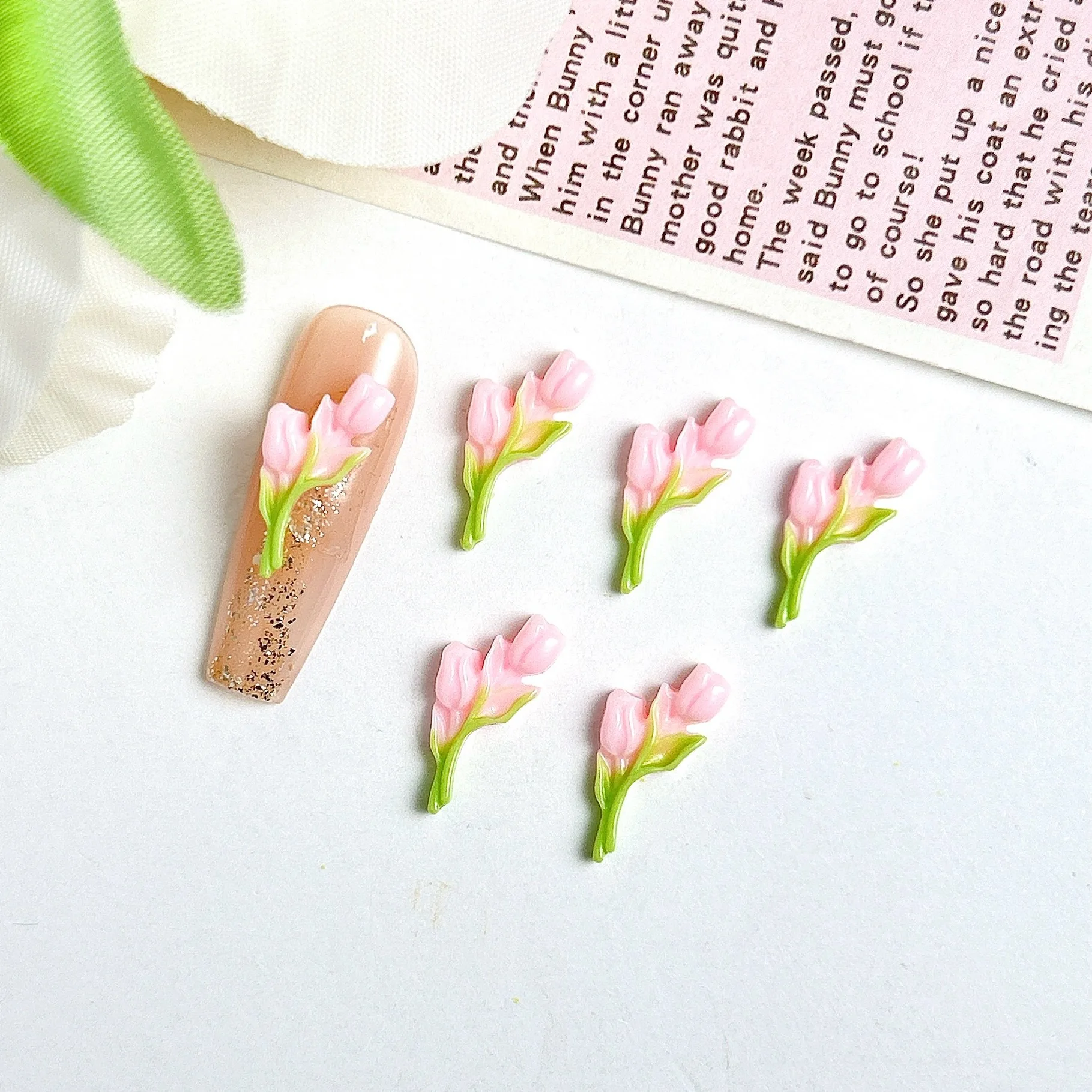 Breloques d'ongles en résine à dos plat, accessoires d'art d'ongle de tulipe phosphorescente, fleur de simulation, fournitures de décoration en biscuits, 20 pièces