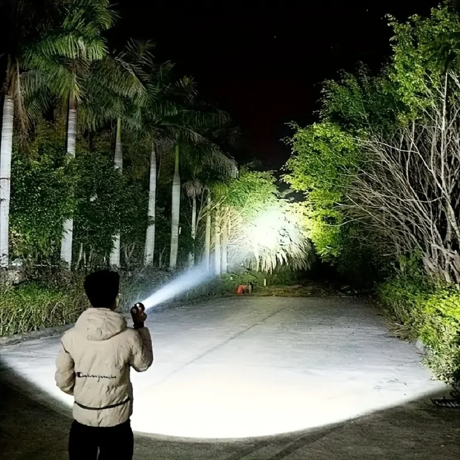 Newest White Laser Super Powerful Flashlights 680000LM Rechargeable Torch Light 3000M High Power LED Flashlight Tactical Lantern