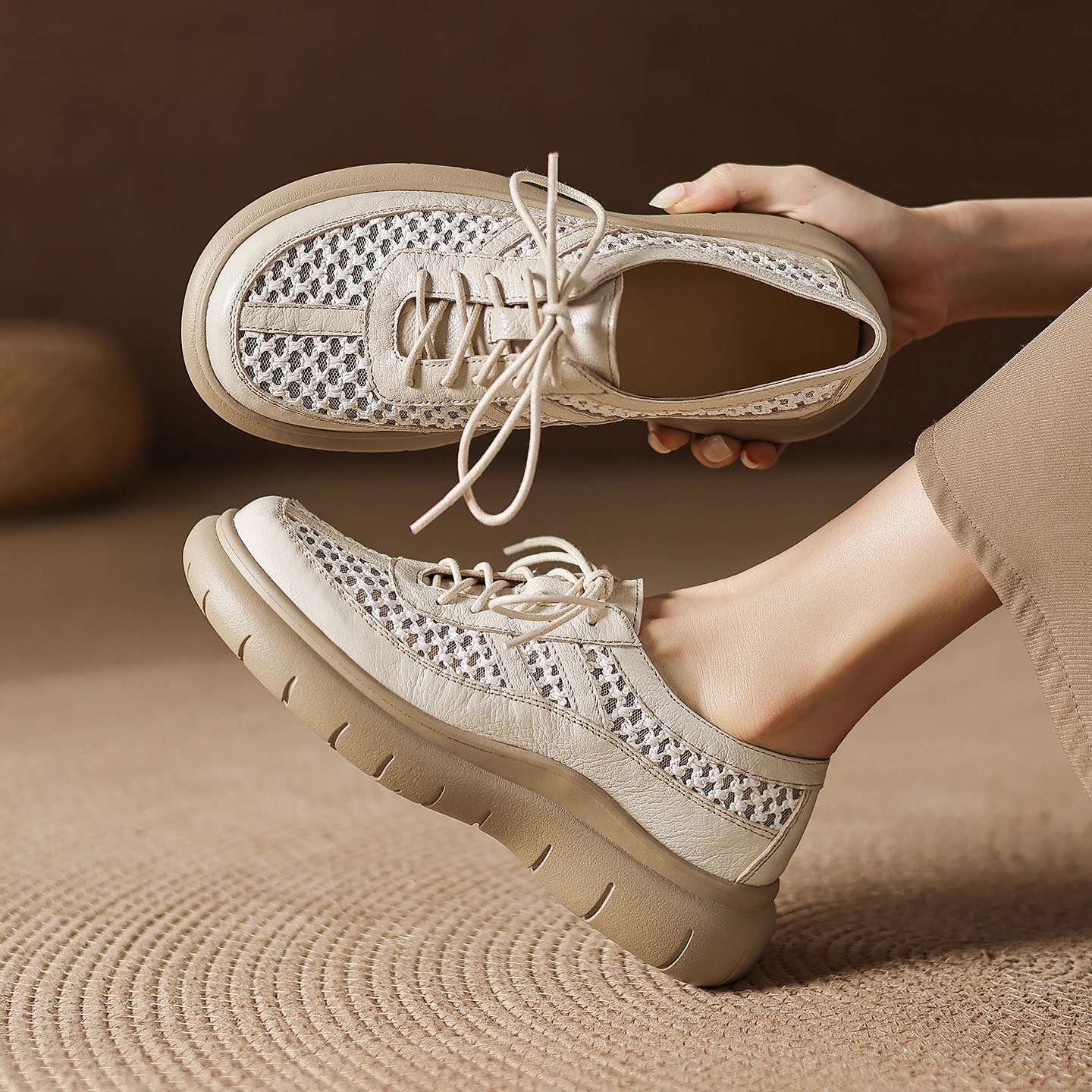 

Genuine Leather Sheepskin+Fabric Women Shoes Openwork Breathable,Chunky Casual Flats Womens Sandals,Fashion Womens Sneaker