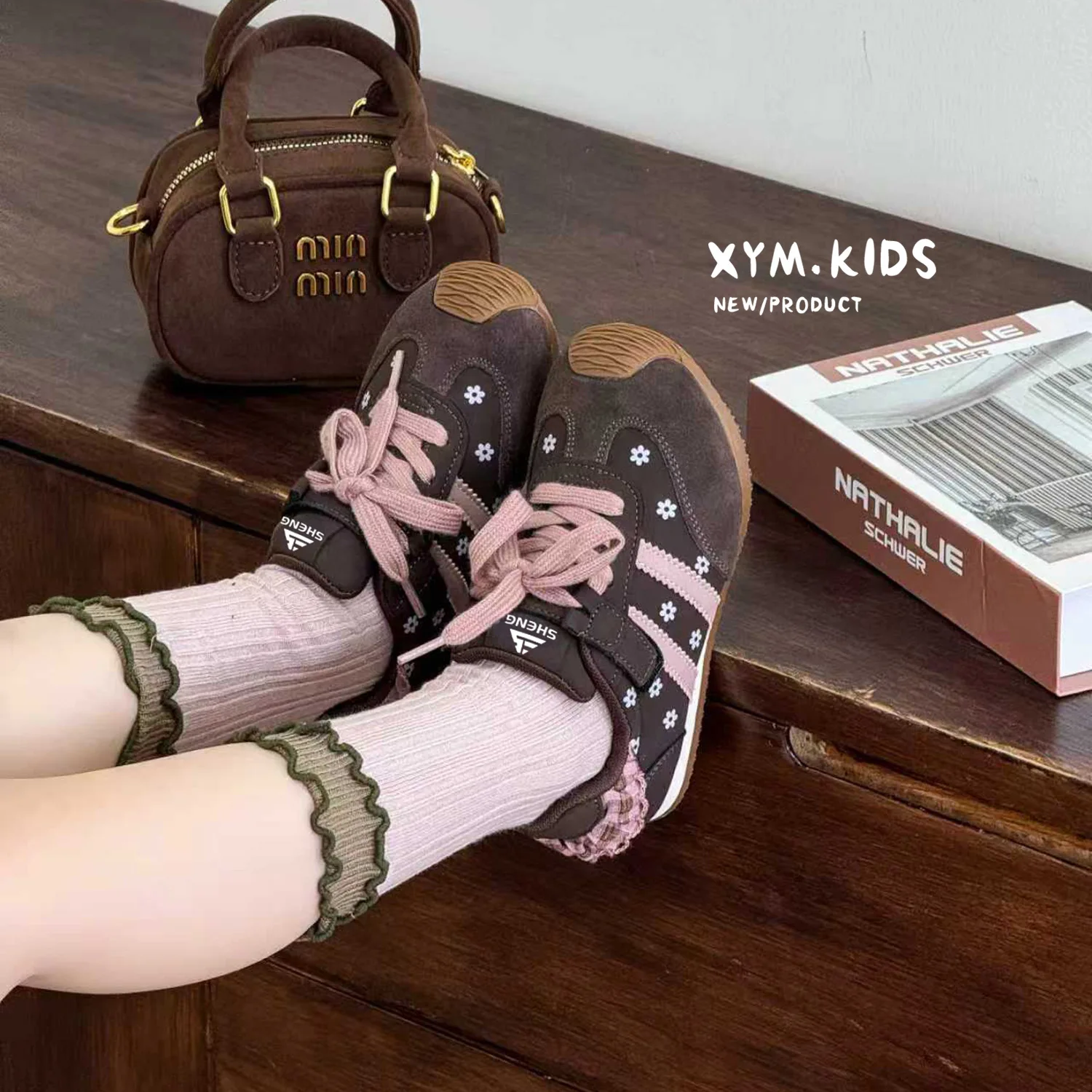 

2025 г., новая зимняя детская повседневная обувь из двух хлопка с принтом, модная спортивная обувь в стиле ретро, бархатная тренировочная обувь