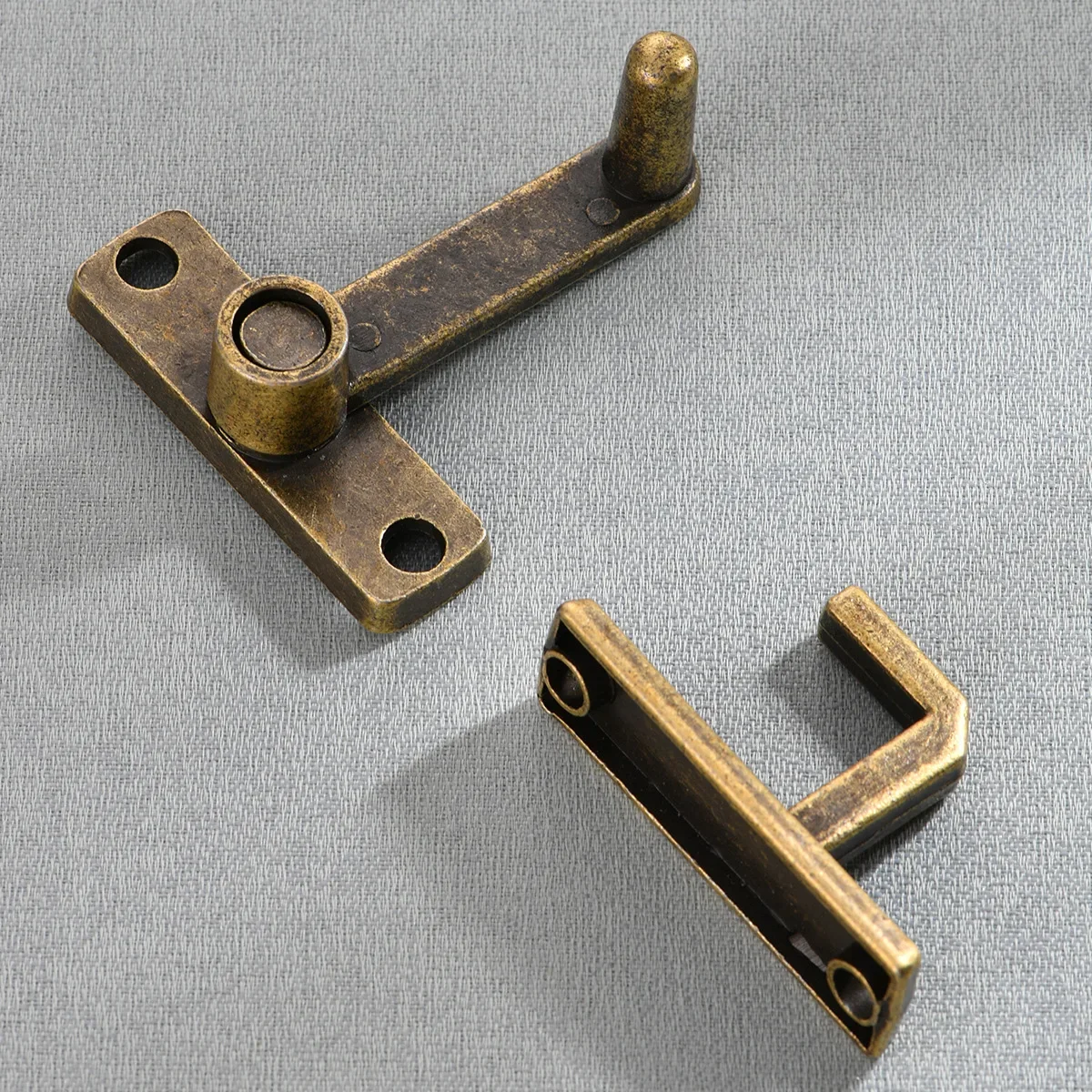 1pcs Alloy box buckle gift antique wooden box lock bronze vintage metal hardware furniture tool box lock toggle clasp