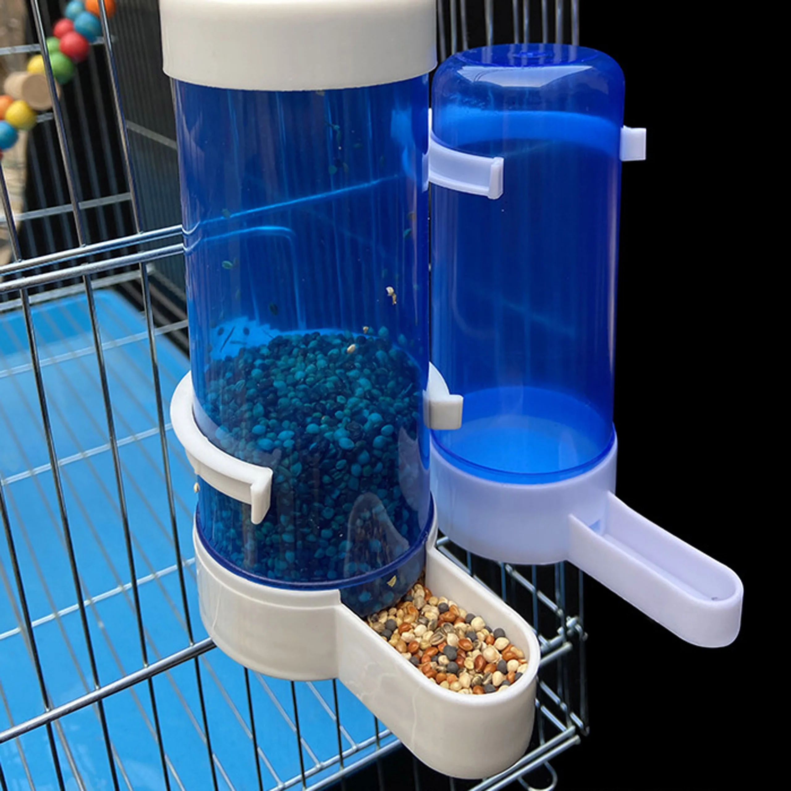 Plastic Pet Bird Hanging Automatic Drinking Fountain Feeder Parrot Feeding Cage Blue Parakeet Pigeon Bird Feeding Accessories