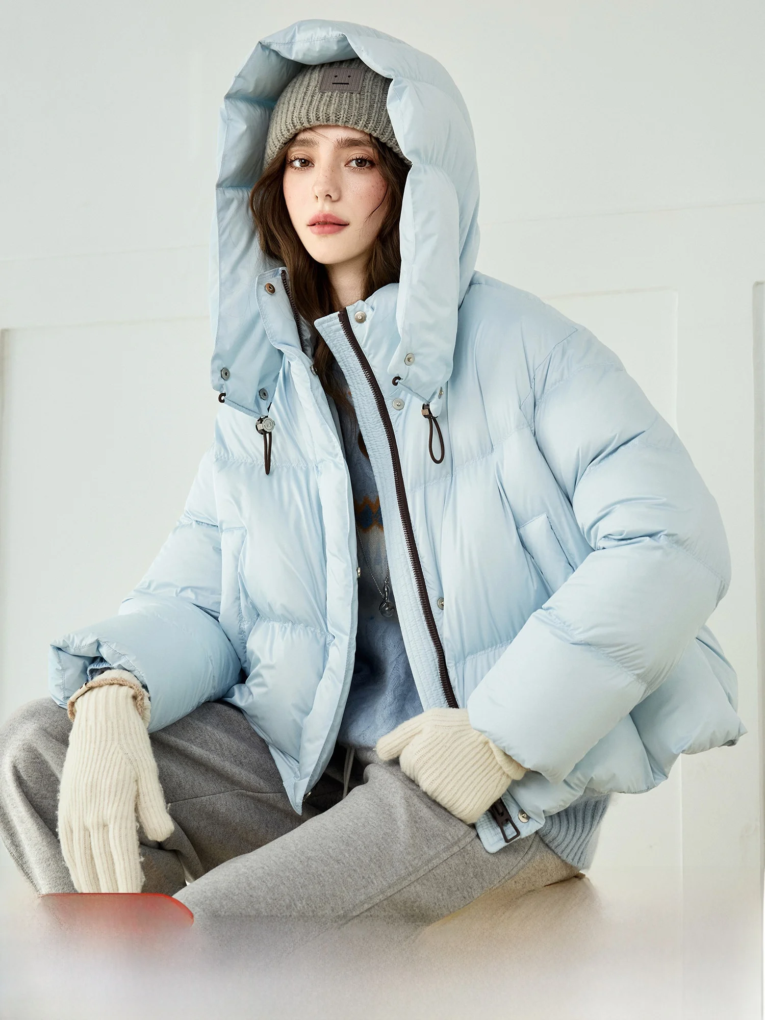 

Теплая пуховая куртка для женщин с капюшоном, повседневная верхняя одежда, утепленная, уютная, из полиэстера, на молнии...