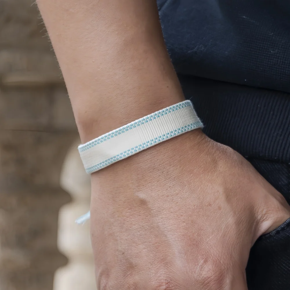 Bohemia Verstellbares geflochtenes Armband für Damen und Herren, bestickt mit Bändern, handgewebt, mit Quasten, Seil, ethnischer Stil, mehrfarbig, modischer Schmuck – Detail 6