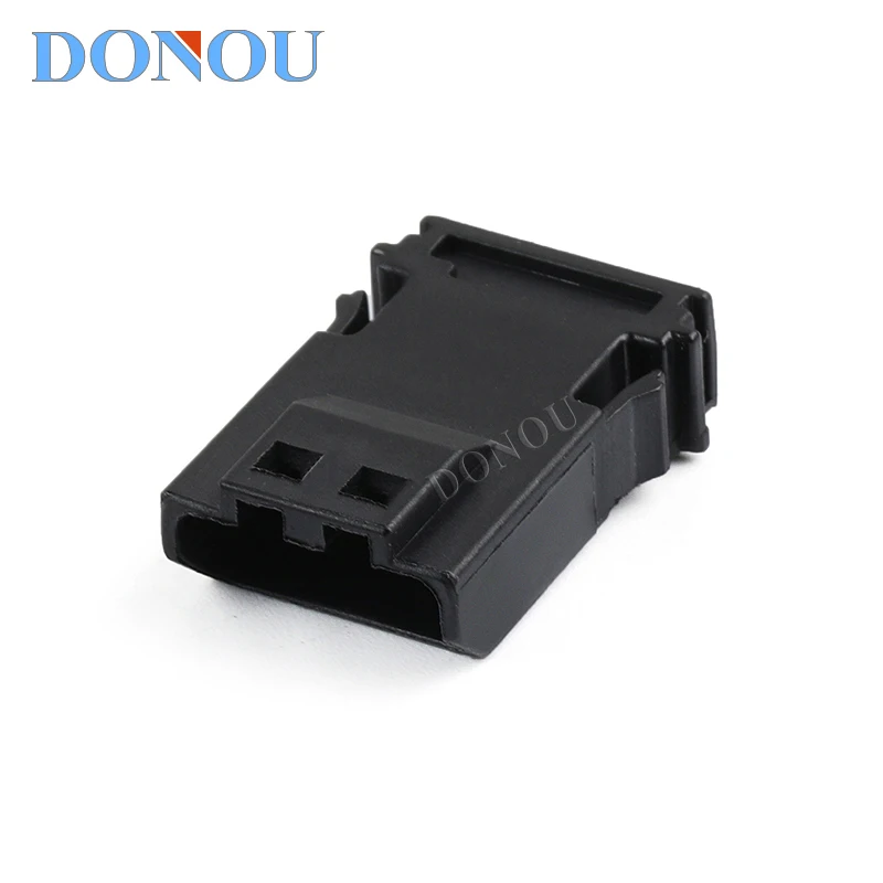 The JAE type 4-hole connector MX19004S51 is suitable for the Volkswagen rearview mirror heating plug MX19004P51