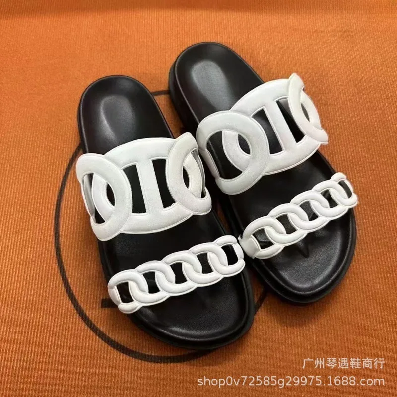 2026 New Designer Hollow Out Thick Sole Sandals For Women Luxury Fashion Versatile Summer Beach Casual Platform Slippers Soft Comfort Cushion Footwear