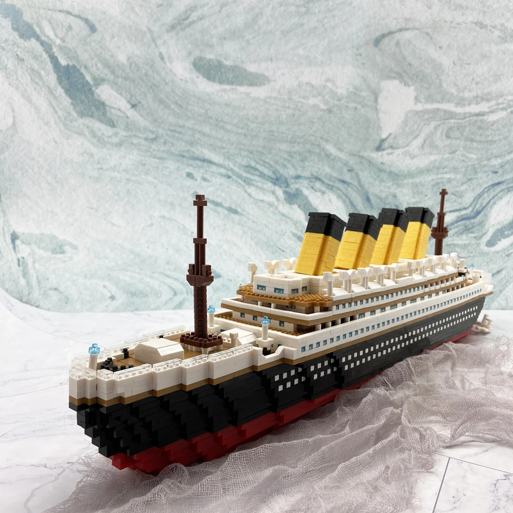 Exquisite Titanic Micro Mini Building Blocks Toy: High-Quality Detailed Design, Perfect for Home Decor, Distinctive Gift Idea