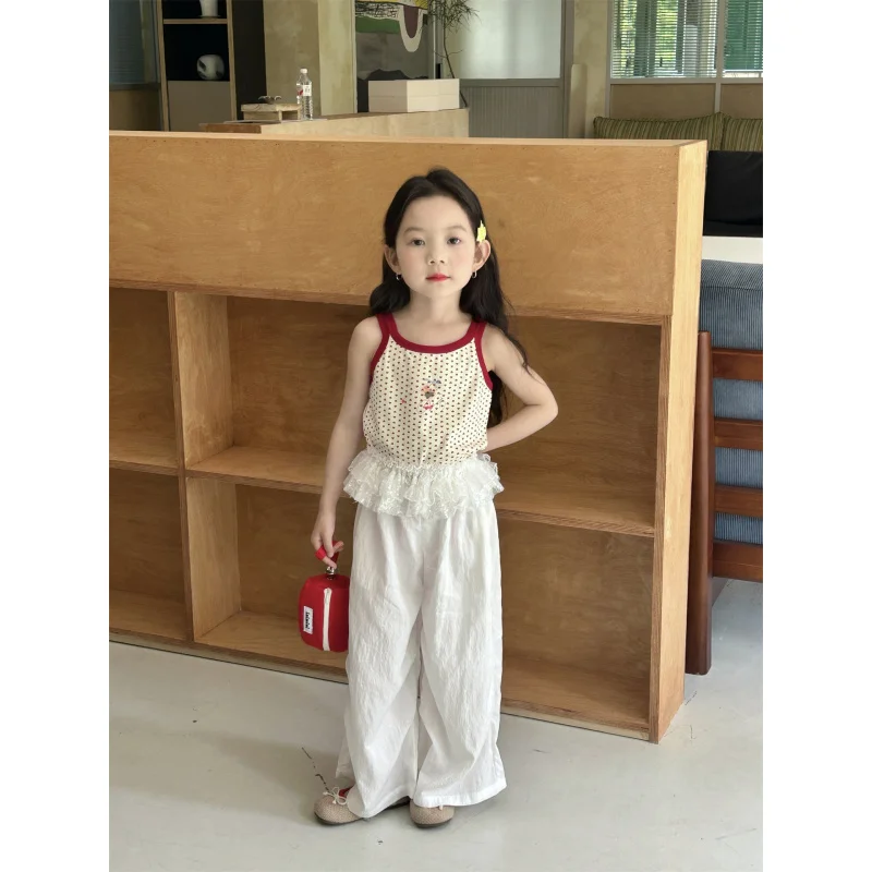 Ensemble deux pièces pour petites filles, gilet à bretelles en forme de cœur + pantalon décontracté, garniture en dentelle, tenue à la mode, nouvelle collection été 2025