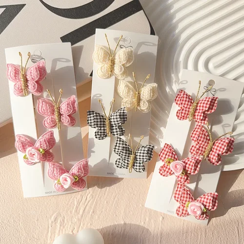 Imagen 2 del producto 4 unids/set hechos a mano nuevos gorros tejidos de lana para bebé pinzas para el cabello de aleación de mariposa de ganchillo accesorios para el cabello para niños