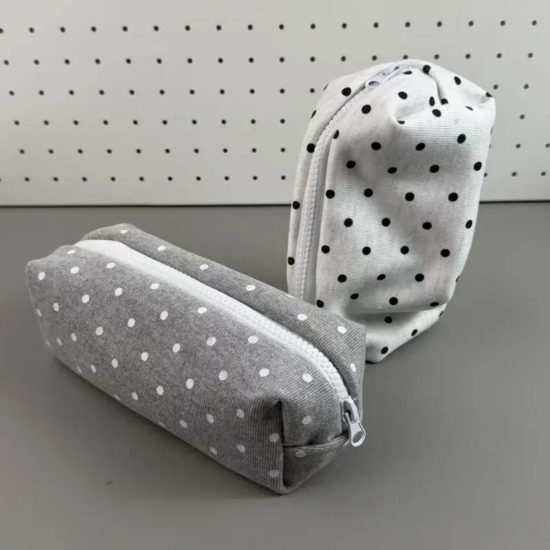 Stifteetui mit Polka-Dot-Muster, großes Fassungsvermögen, weiche Haptik, Stifttasche, Schreibwaren-Organizer, ideal für den Schulanfang, 1 Stück. – Detail 6