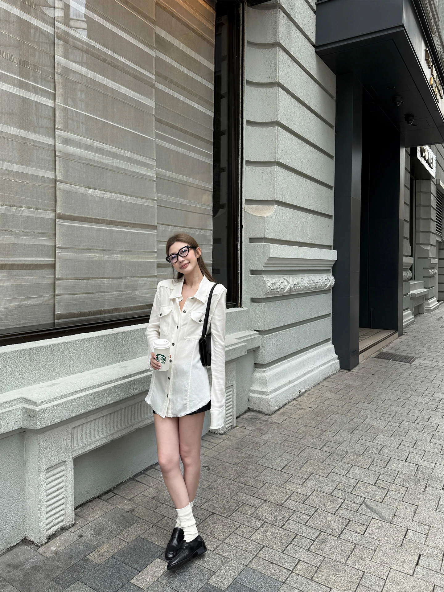 

Женская повседневная белая рубашка 4PRIL с длинным рукавом и рваными карманами, приталенный крой, весна-лето, свободный стиль, рукав 3/4