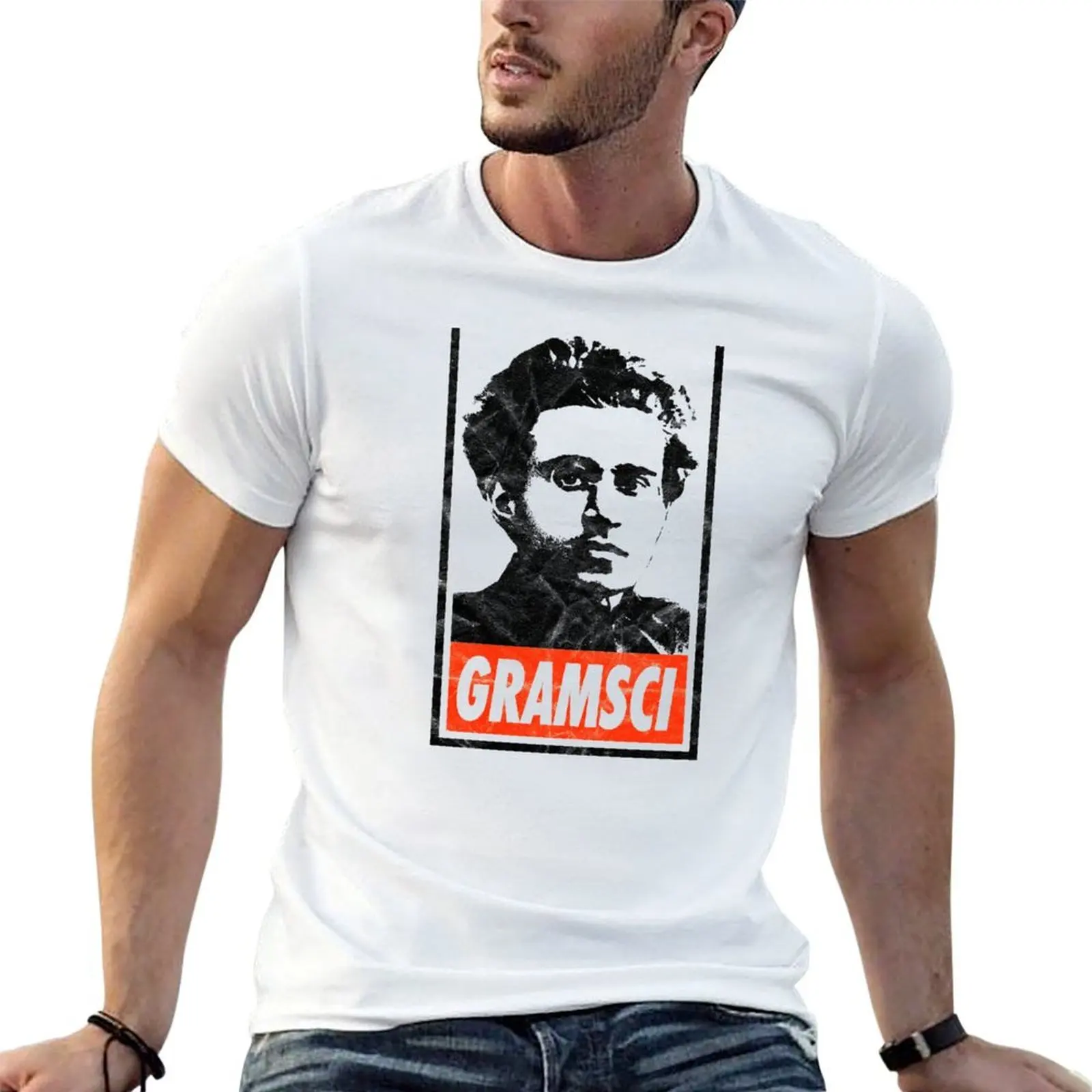 Футболка Gramsci (белая, с эффектом потертости) большого размера для повседневной носки