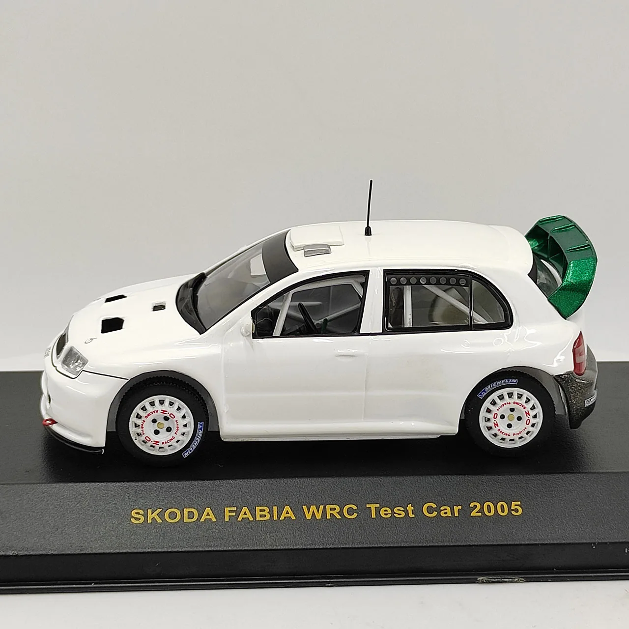 Diecast IXO 1:43 Scale Skoda Fabia WRC Test 2005 Alloy Car Model Collectible Toy Gift Souvenir Display Ornament