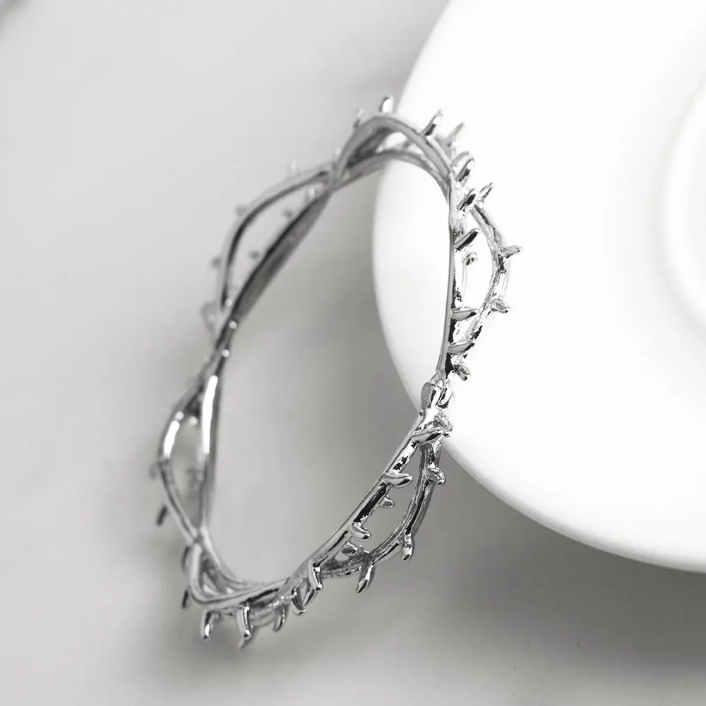 Thorn Bracelet Punk Gothic Cosplay Unisex Metal Hip Hop Hand Chain Silver Color Jewelry Bangles Props Birthday Gift Accessories