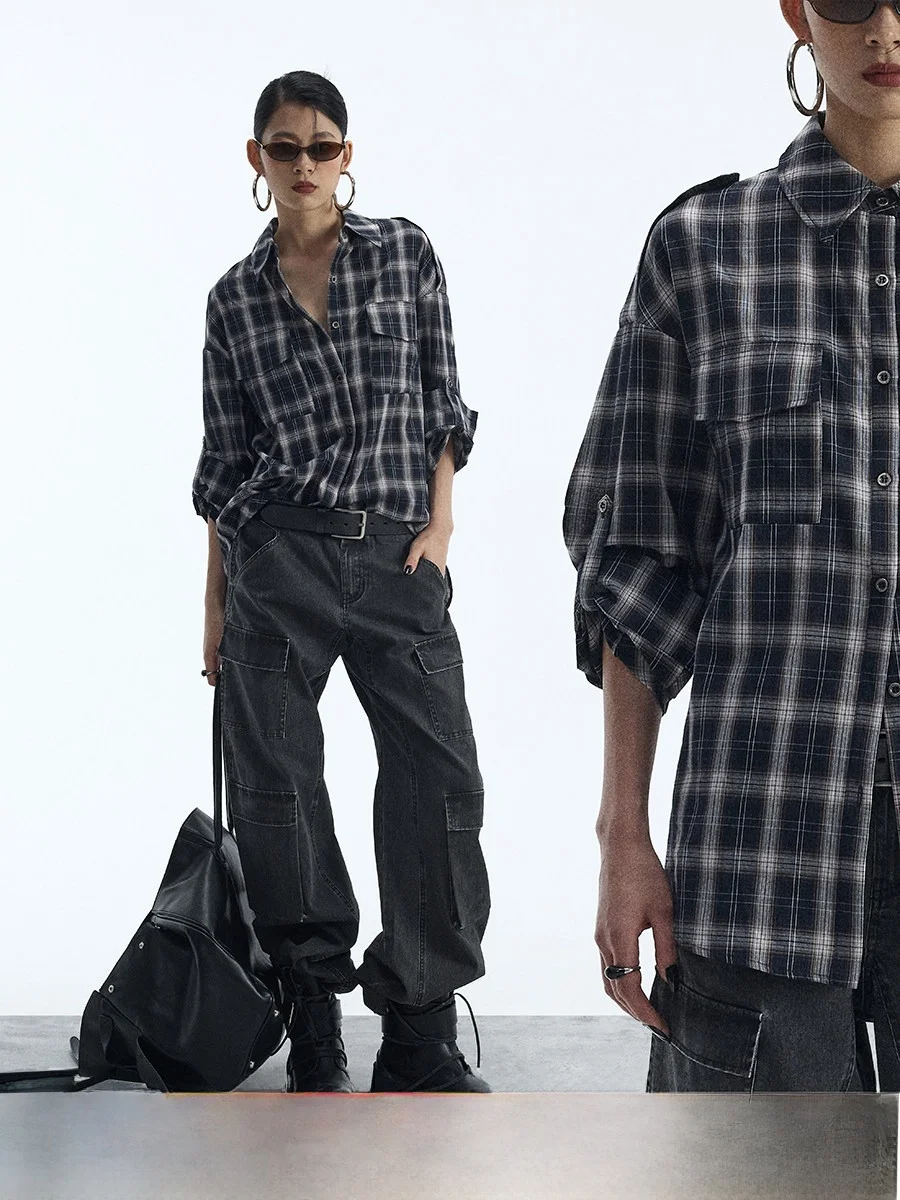 

Женская зимняя свободная хлопковая рубашка в стиле ретро с отложным воротником, двойными карманами и манжетами, черная, с утягивающим эффектом на талии