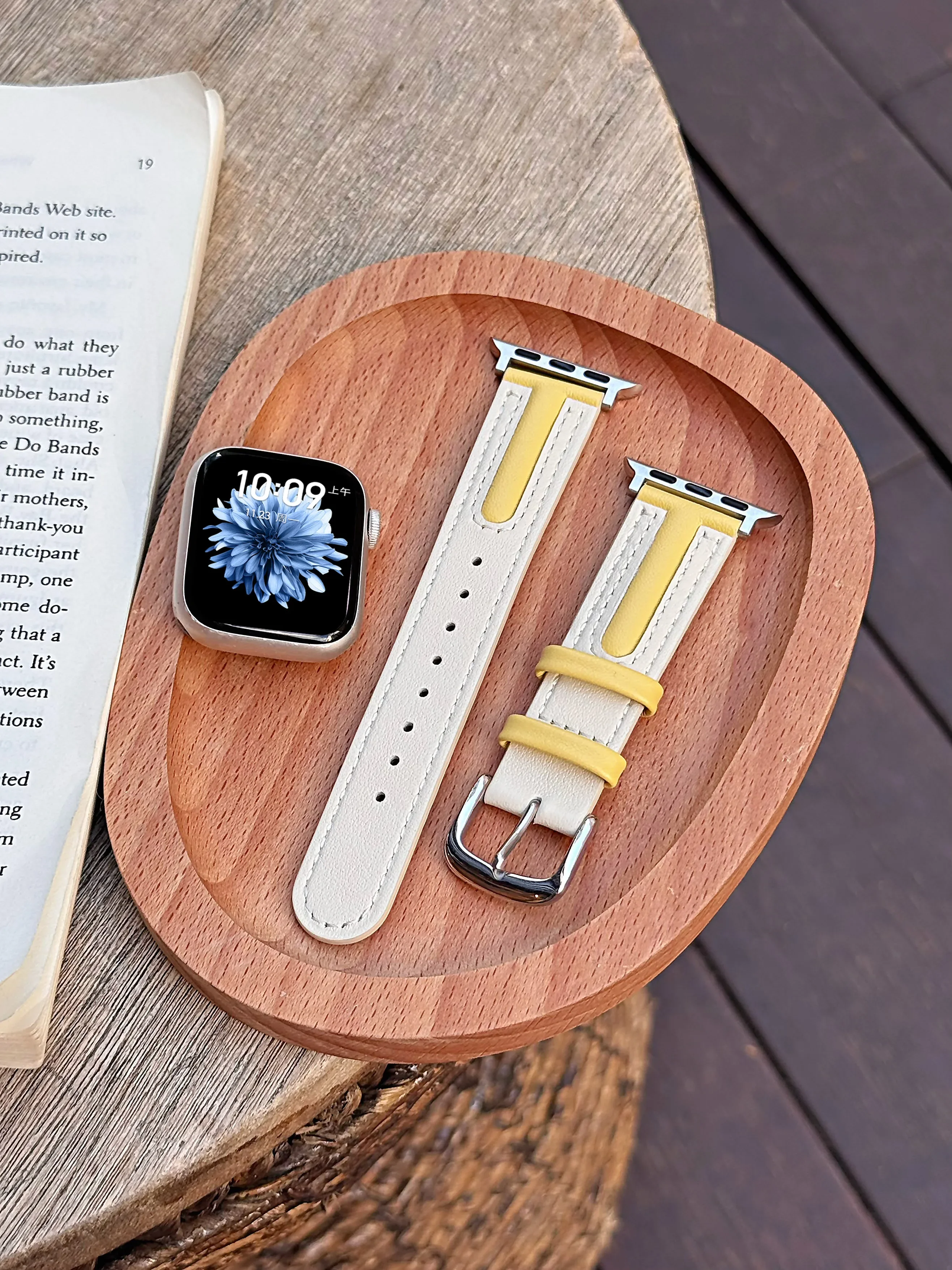 

Advanced leather loop For Apple Watch band women 10/9/8/7/6/5/4 38mm 40mm 41mm 42mm 44mm 45mm 46mm 49mm Strap