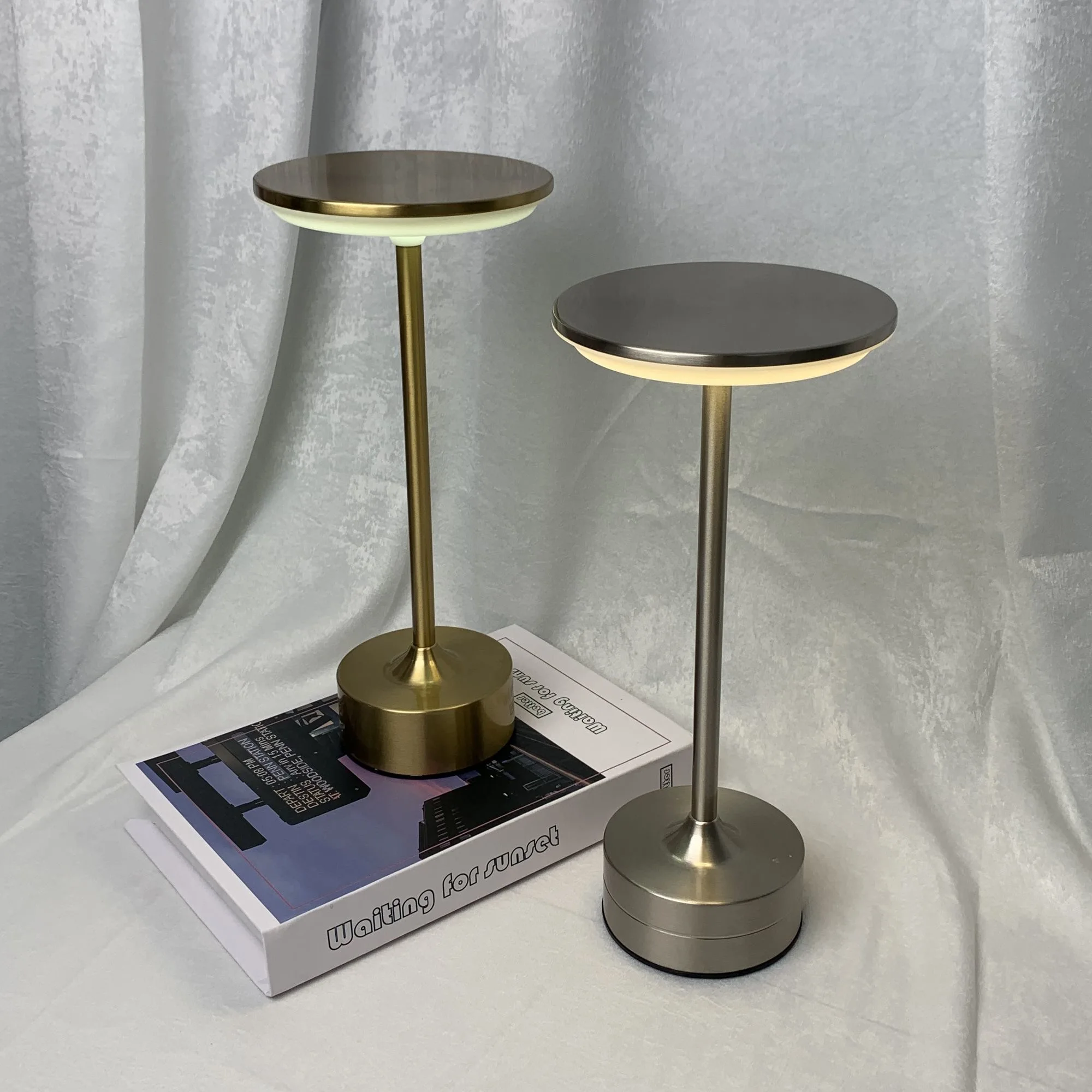 LED Tisch Lampe USB Aufladbare Tragbare Touch Sensor Desktop Nachtlicht Schlafzimmer Nachtlicht Lesen Lampen Dekor Licht