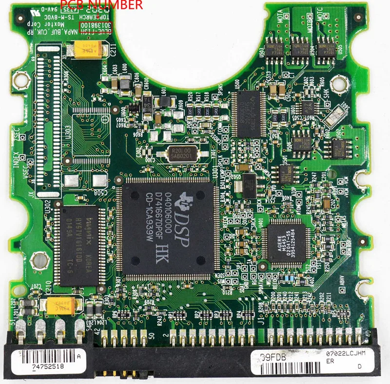 Maxtor Desktop IDE Hard disk circuit board BOARD NUMBER:  301398100 /MAIN CONTROLLER IC : 040106000 / 040104900