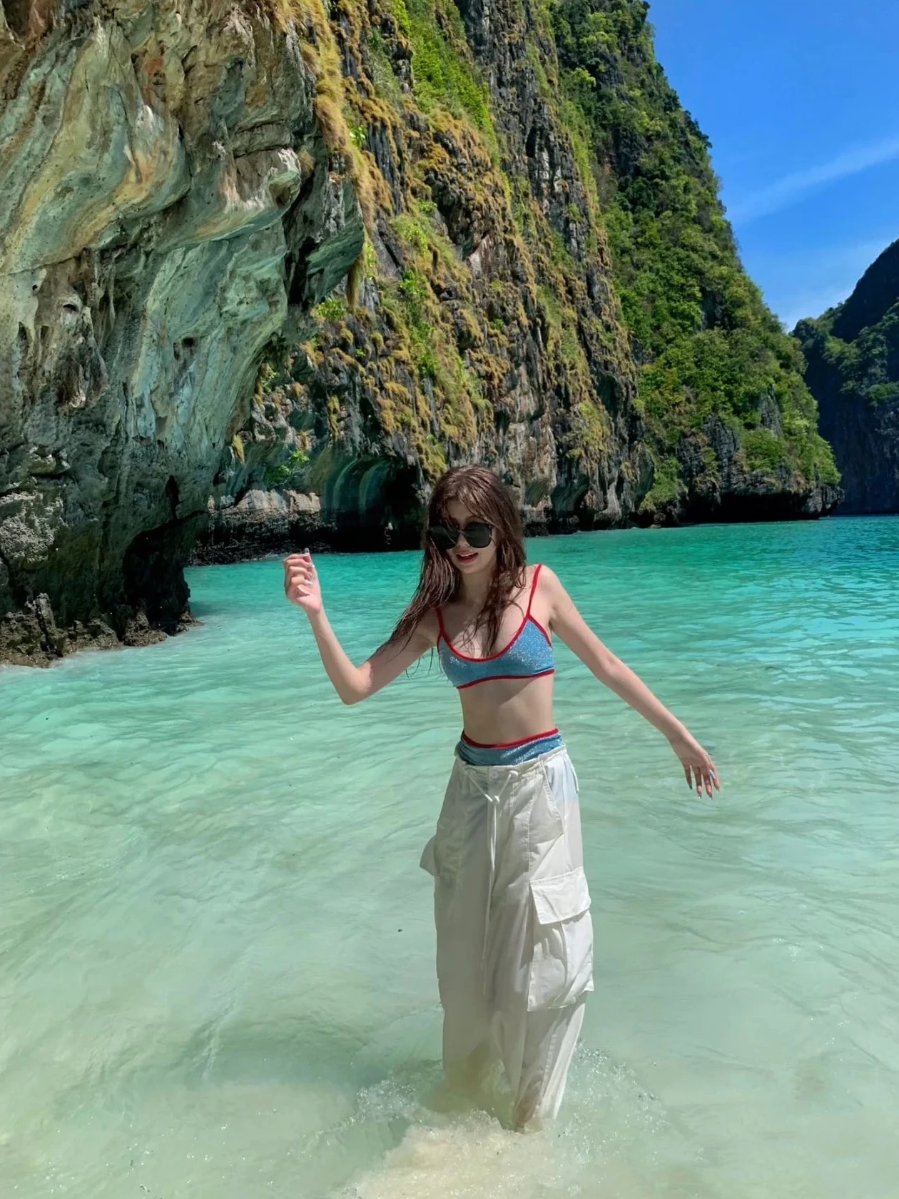 

High-Waist Retro Bikini Women's Swimsuit V-Ne e Separate Swimwear Slimming Belly Covering Holiday Vaion