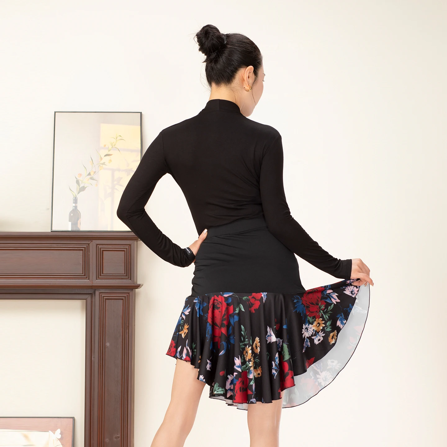 2025 nueva camisa de manga larga con cuello en V con media falda estampada traje de rendimiento Chacha Rumba vestido de Tango ropa latina para adultos XH3789