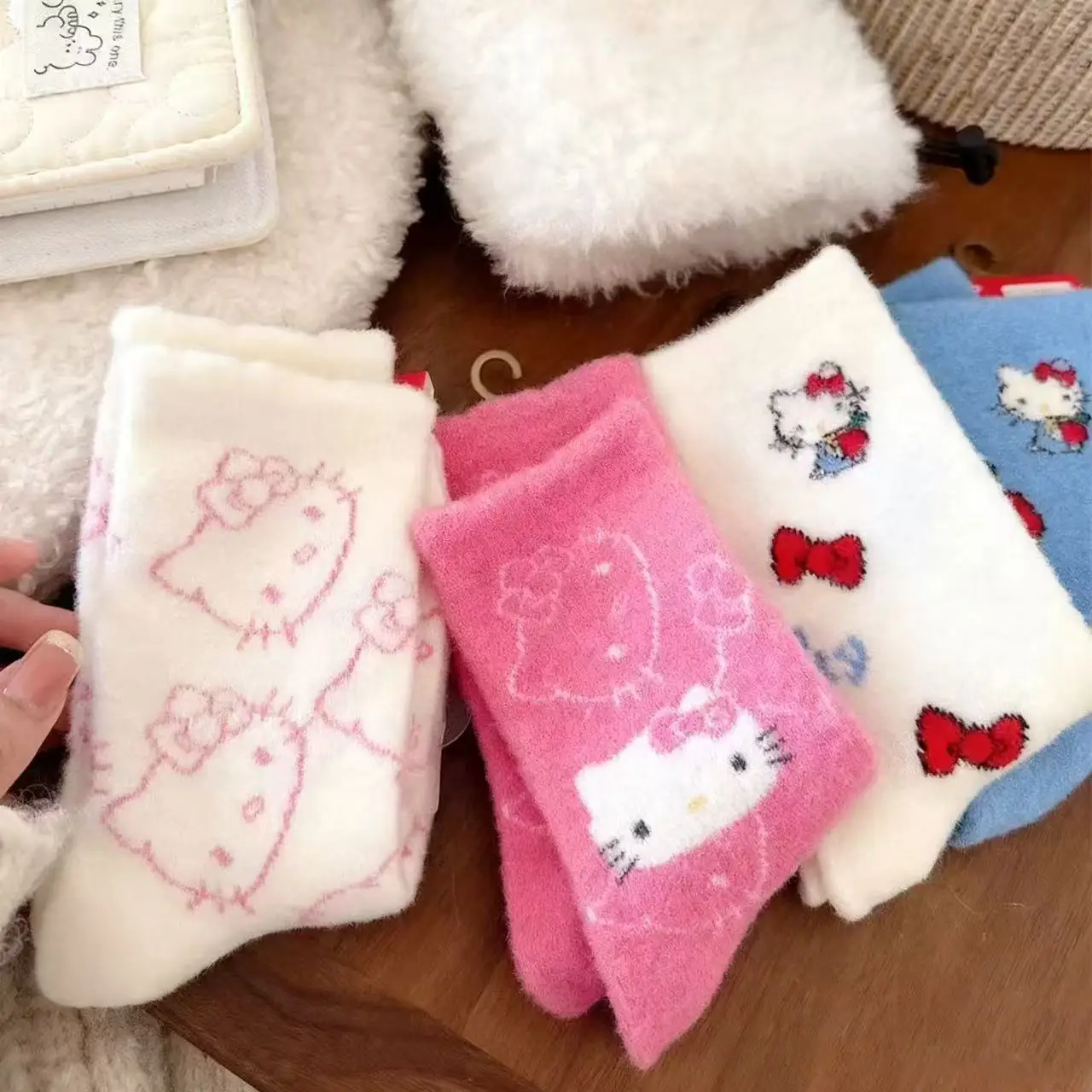 

Kawaii Sanrio Hello Kitty Autumn/Winter Warm Thick Floor Socks Cute Cartoon Anime Sweet Student Sports Socks Girl's Gifts Toys