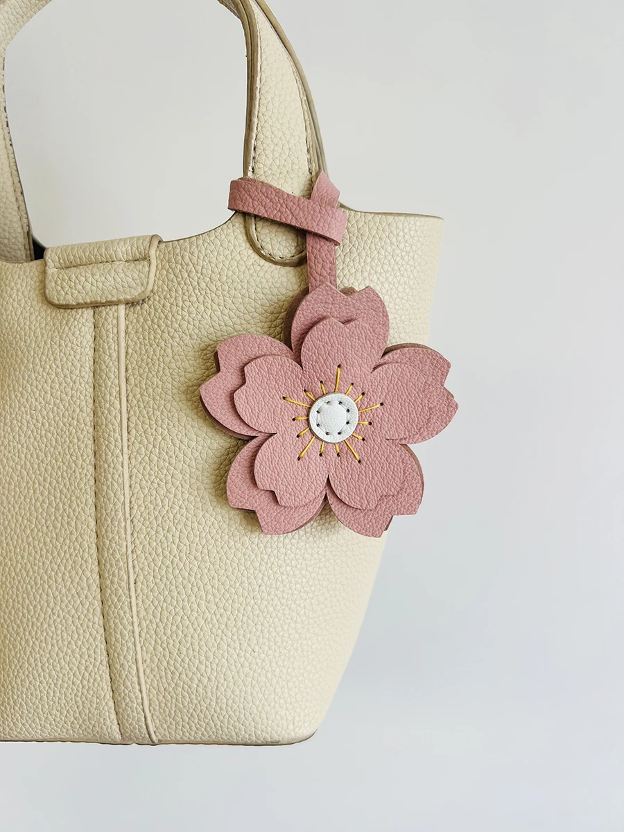 Handmade Cowhide Leather Bag Charm Large Petal Flower Style Bag Pendant Accessories Hanging Car Key Chain Decorative Gift
