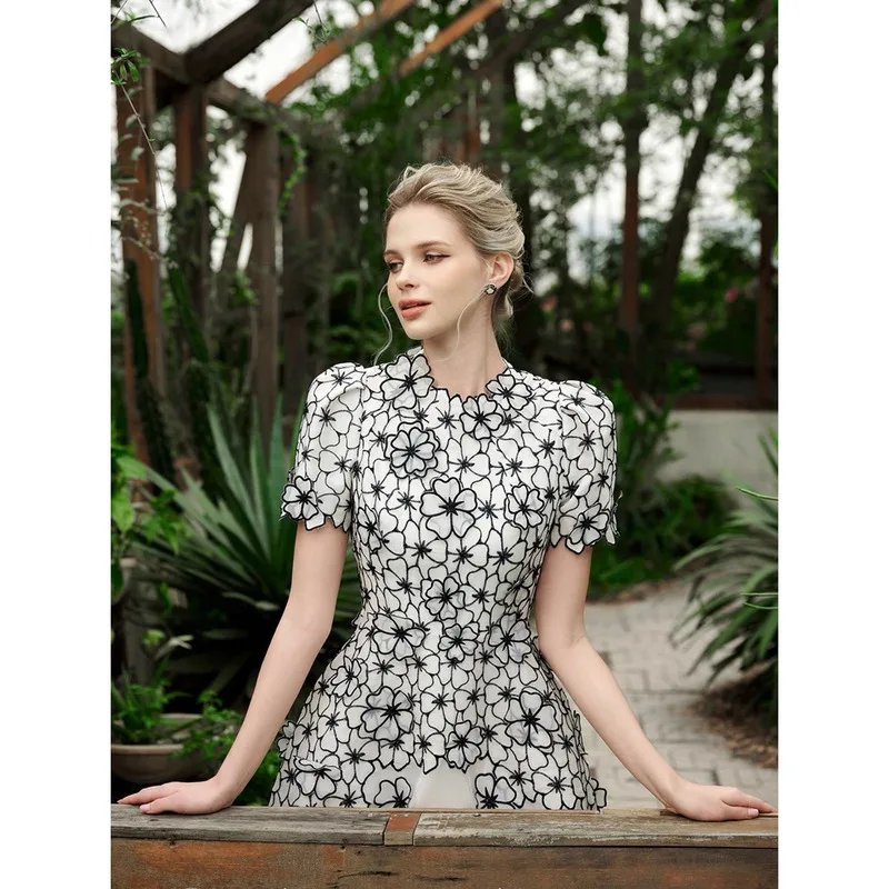 BEWQ แฟชั่นผู้หญิงชุดเดรสหรูหรา O-คอแขนสั้นผ้ากอซเย็บปักถักร้อยเอวดอกไม้ชุดราตรี 2025 ฤดูใบไม้ร่วงใหม่