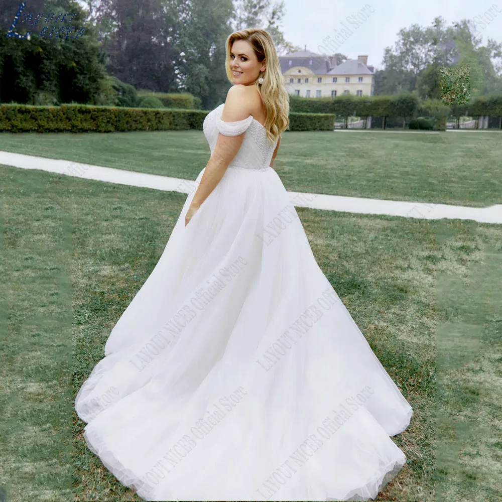 

LAYOUT NICEB Plus Size A-Line Tulle Wedding Dress Off Shoulder V-Neck Peals Bride Gown Backless vestido de novia boda Customized