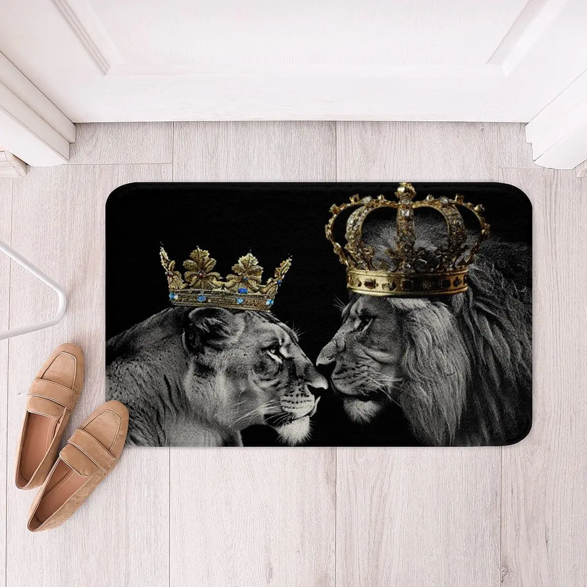Alfombra de baño para amantes de las parejas de leones salvajes, alfombra de baño antideslizante con corona de Rey Reina dorada, alfombra absorbente peluda de animales de África 3D, camiseta para niños