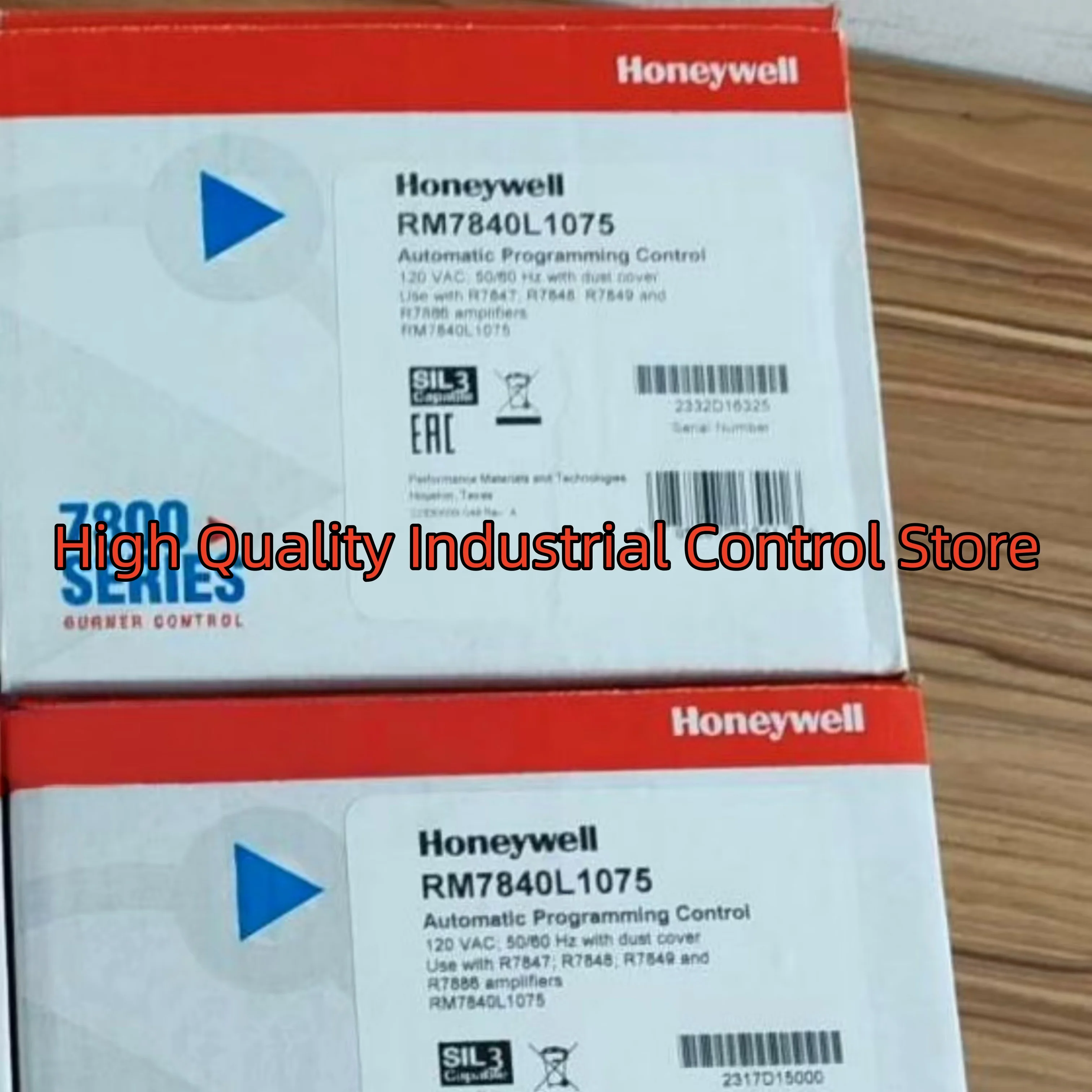 RM7840L1075 New original  burner control