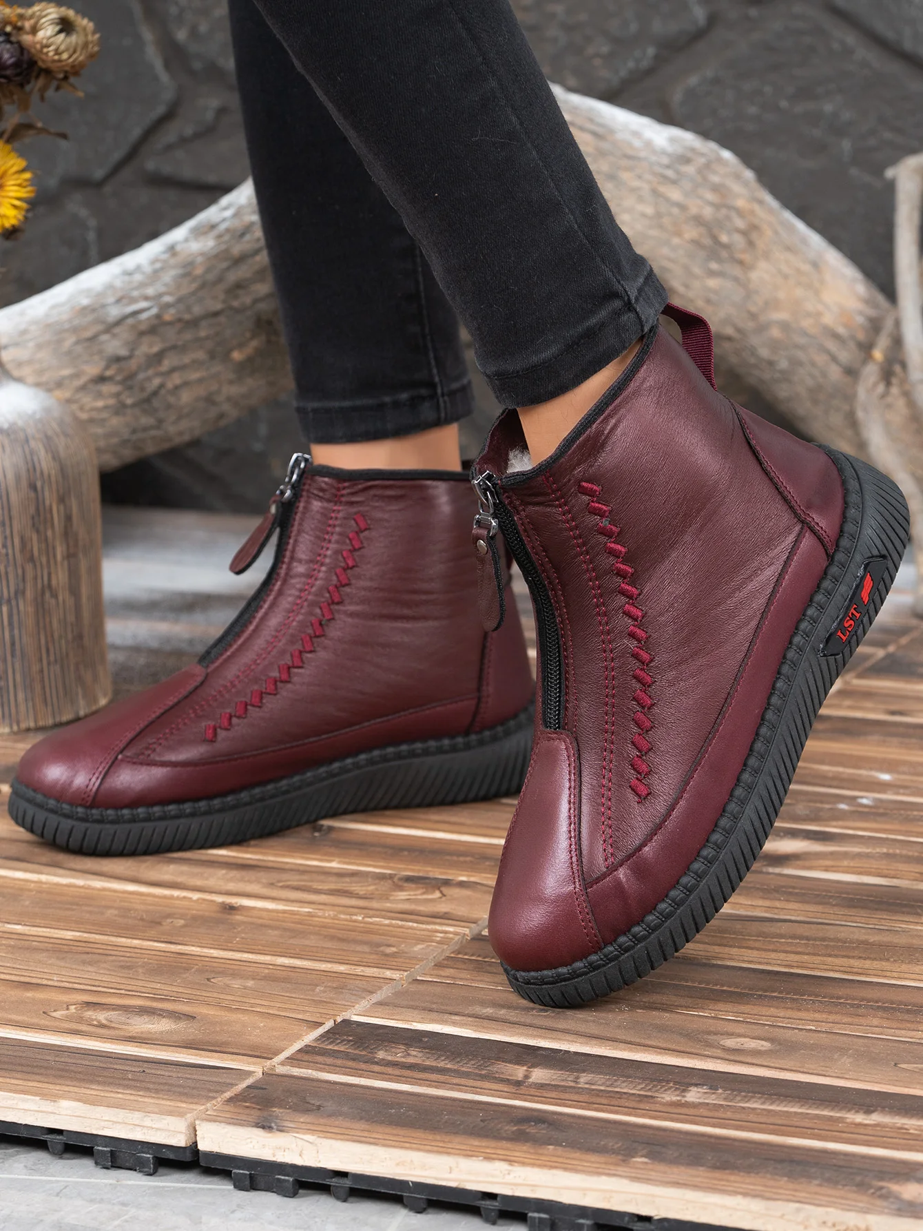 2026 Winter Damen Fleece-Gefütterte Leder-Stiefeletten Klettverschluss Stickerei Rutschfeste Weiche Gummisohle Warme Freizeitstiefel – Detail 29