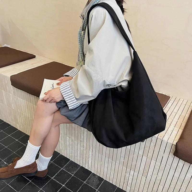 

2025 New High-end Luxury Brand Ladies Leather Shoulder Bag Famous Designer Simple Trendy Paris Fashionable Premium​