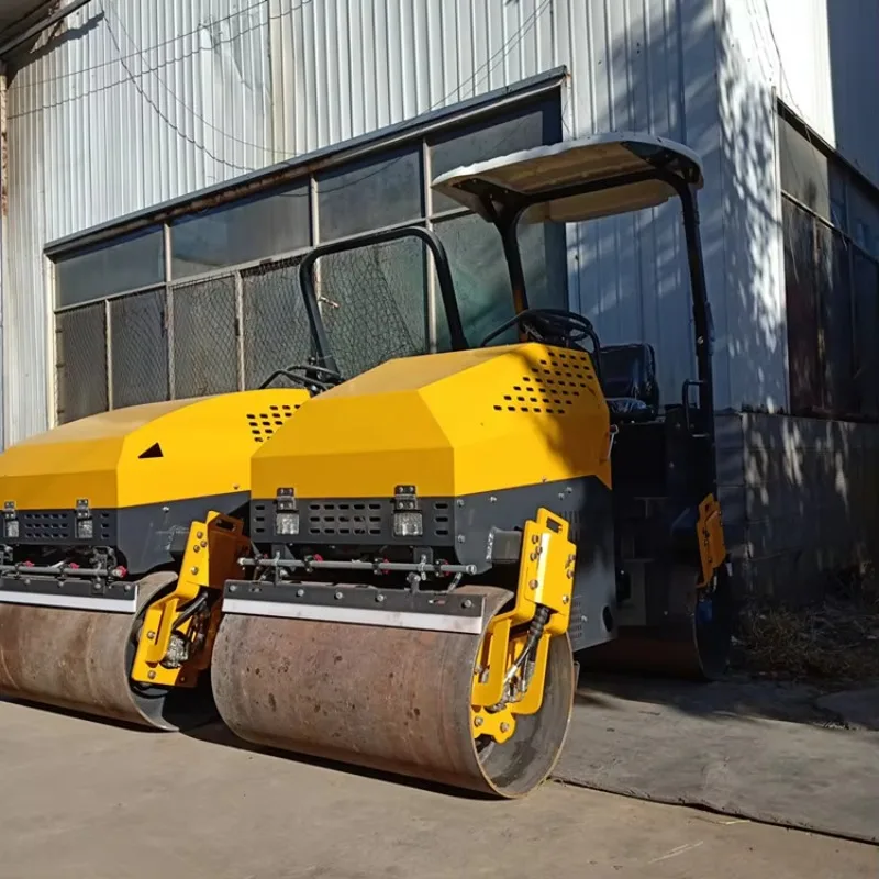 Hydraulic Road Roller Machine for Asphalt Soil and Gravel Compaction Suitable for Urban Construction Applications view 5