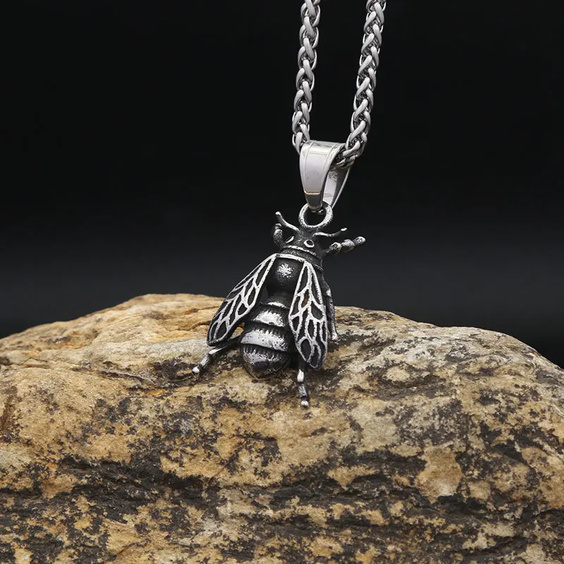 

Little Bee Titanium Steel Necklace Men's and Women's Stainless Steel Pendant Sweater Chain