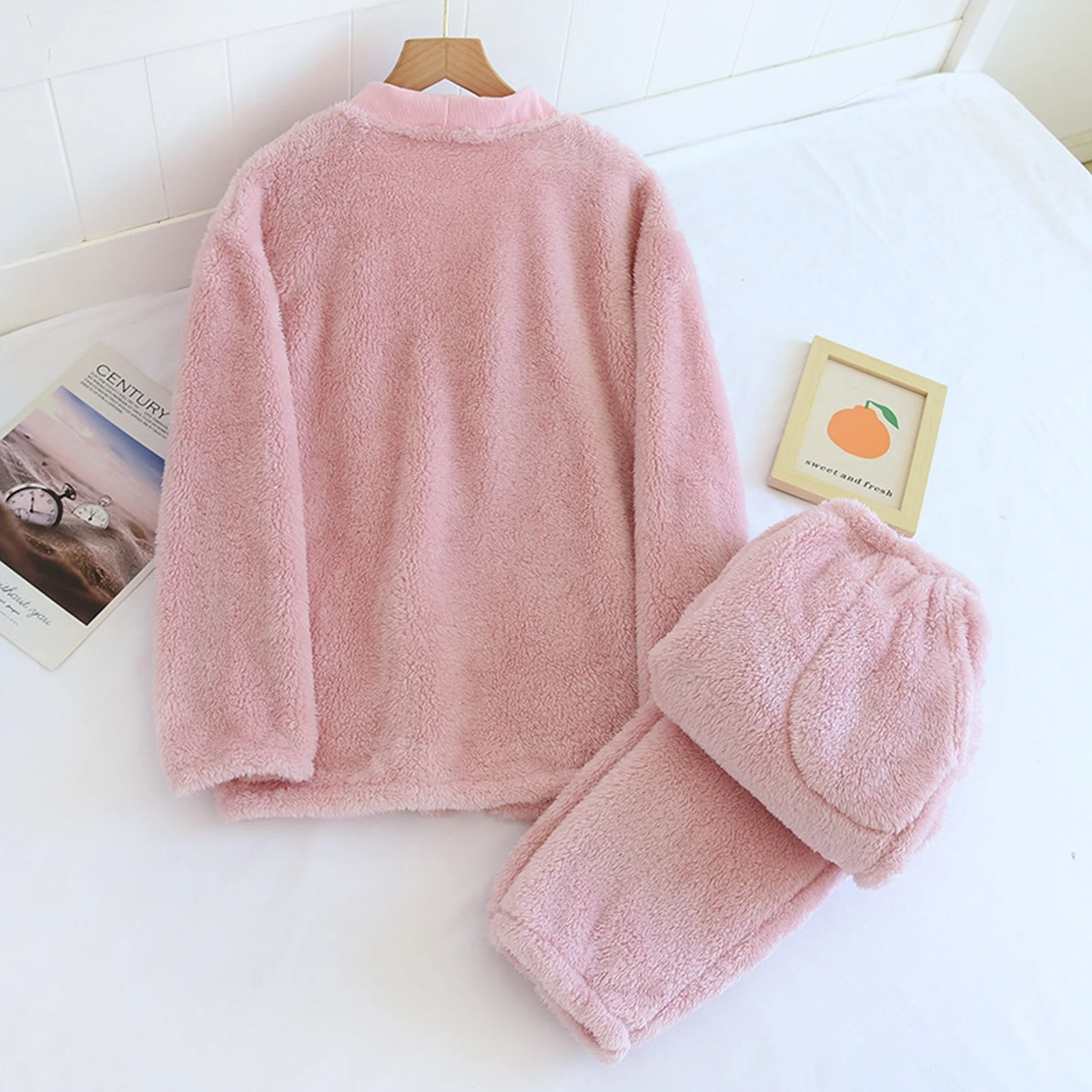 

Ladies' Casual Comfortable V-neck Warm And Plush Home Clothes Cardigan Sleepwear And Pants Set Thick Buttons Cardigan Homewear