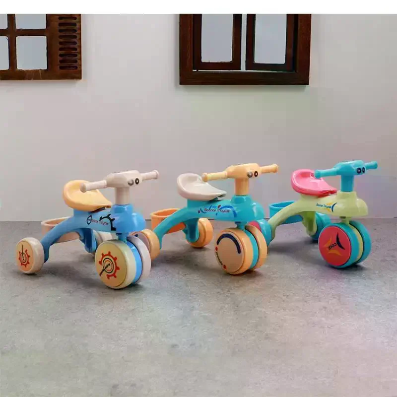 Tricycle Miniature pour maison de poupée, Simulation de petit modèle de vélo, accessoires de meubles pour décoration de maison de poupée, jouets de jeu, cadeaux, 1 pièces